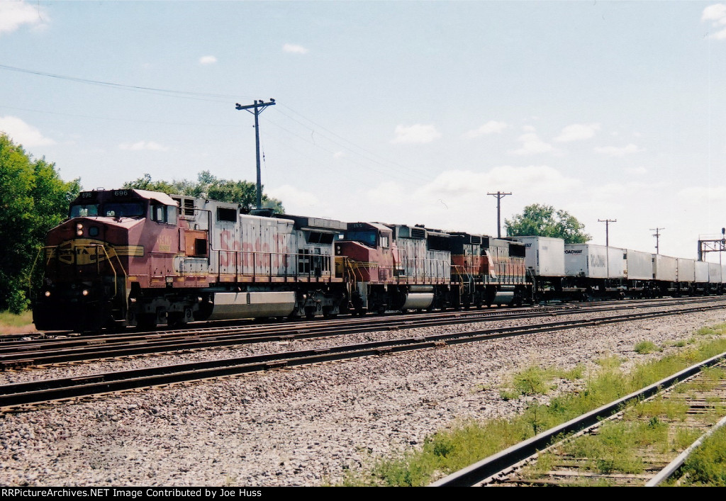 BNSF 696 West